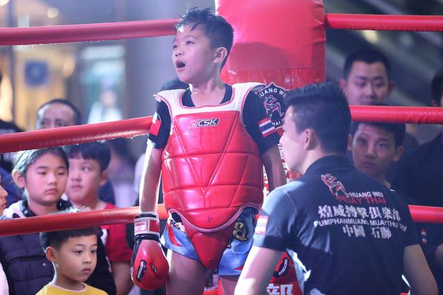 闽南“海霹雳”激战非洲拳王  搏击争霸赛登陆石狮